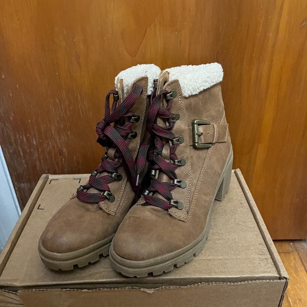 - Jellypop Brandi women’s brown boots. ‎ Size 8